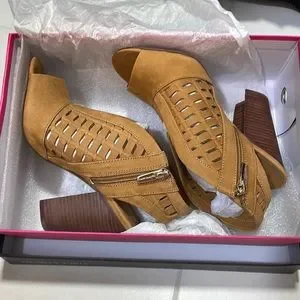 Vince hotsell camuto korsta